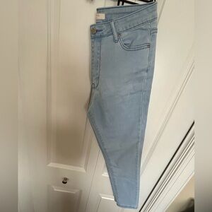 Women’s Mid-rise Skinny Jeans